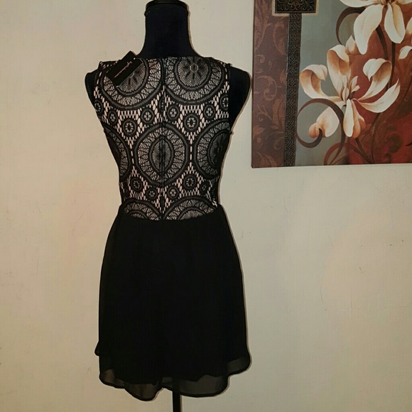 Mini dress - Picture 2 of 6