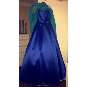 BRAND NEW. Alyce Paris Spring 2017 Collection