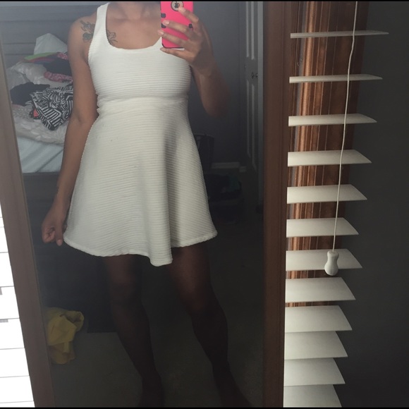 Dress - Picture 2 of 3