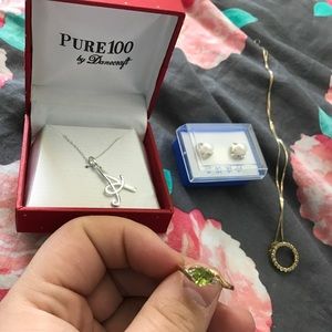 Necklace,earnings,ring,necklace