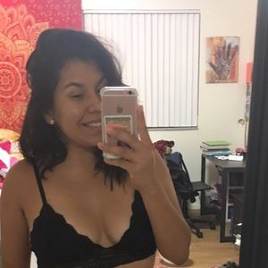 Meet your Posher, Ana