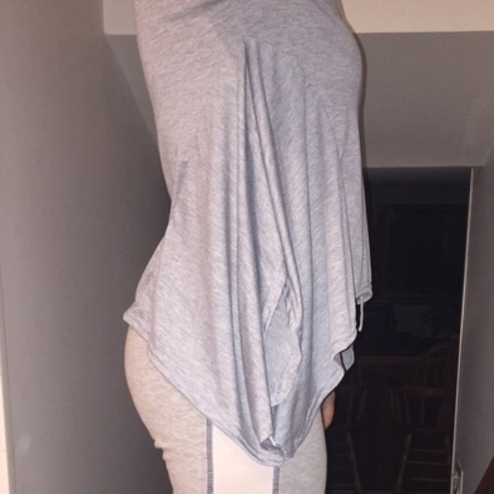 Gray top - Picture 2 of 3