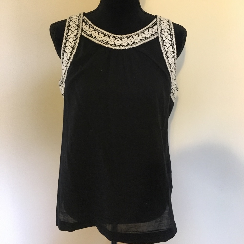 Black & White Old Navy Top Size M