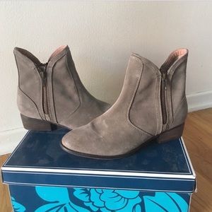 Seychelle Lucky Penny booties