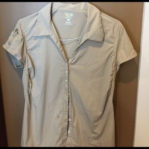 Mountain Hardware ladies top.