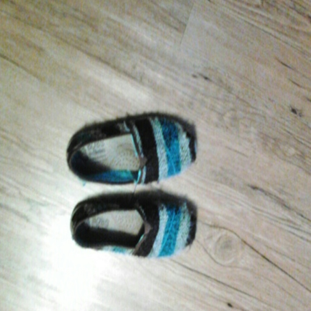 Shoes - Picture 2 of 2