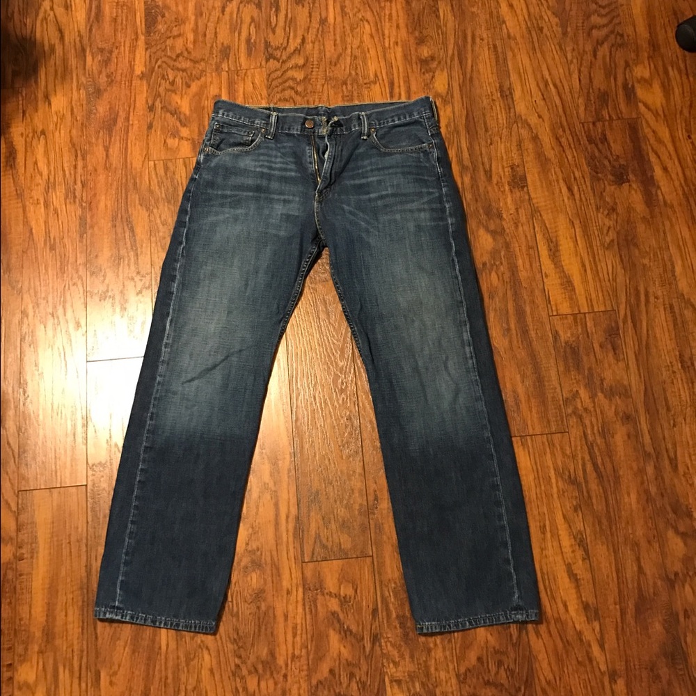 Levi's 569's Great condition! Relaxed straight leg