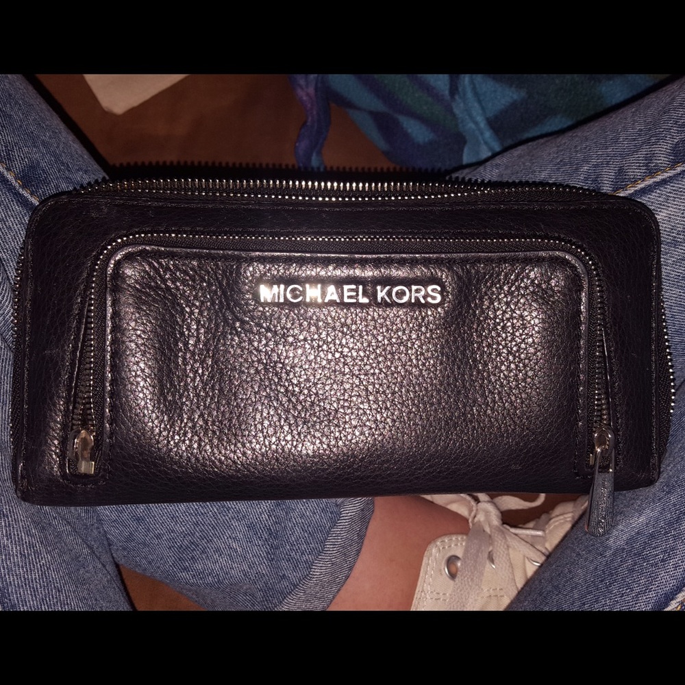 Authentic Michael Kors Wallet!
