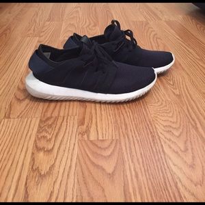 Adidas tubular viral
