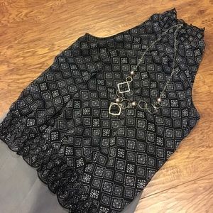 Women's Sleeveless Blouse with Geometric Pattern