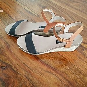 Steve Madden leather wedges
