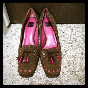 Coach Brown/pink accents suede 2" heel pumps