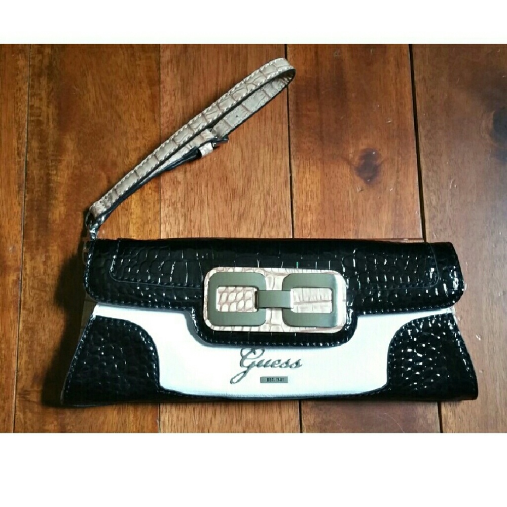 GUESS Clutch, EUC