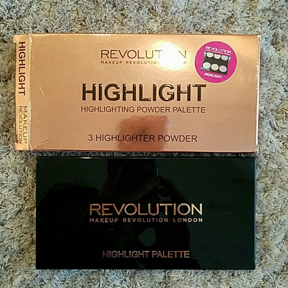 Revolution highlighting powder palette