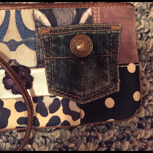 Coach wristlet - Picture 2 of 2
