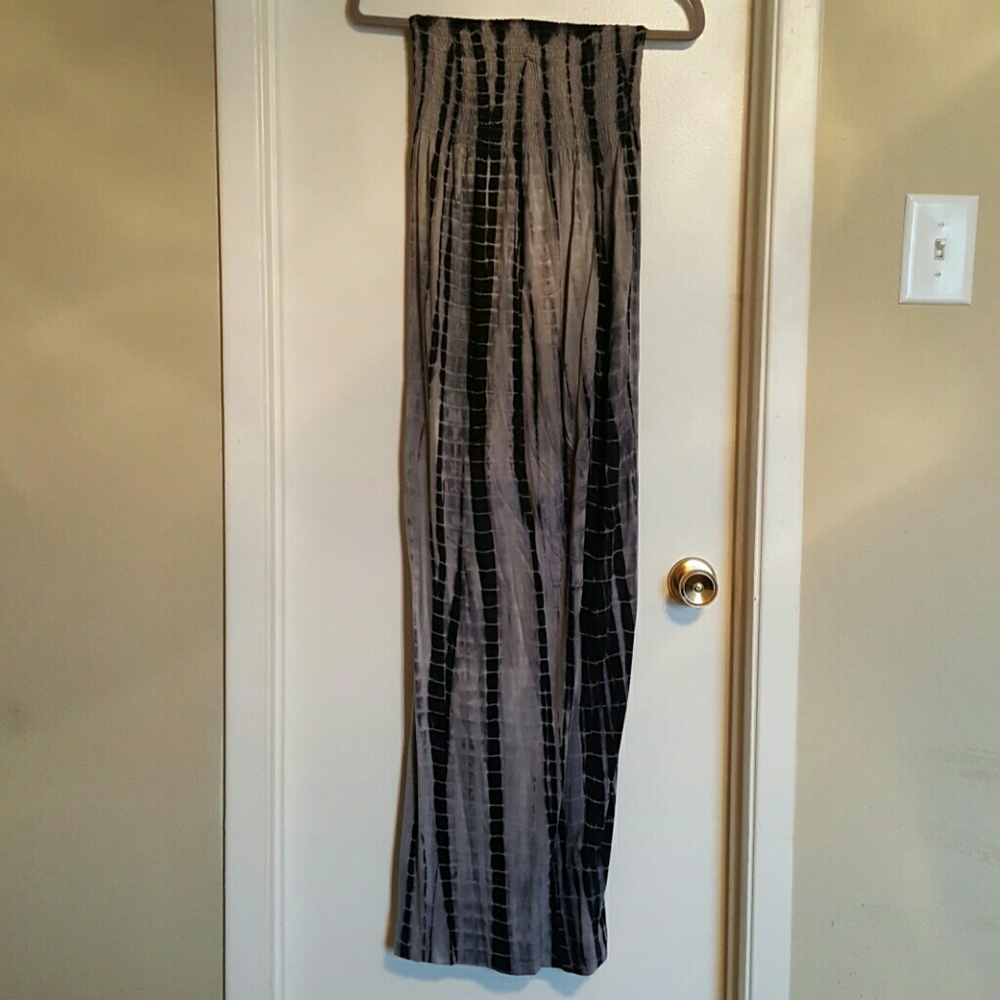 Super cute strapless maxi dress