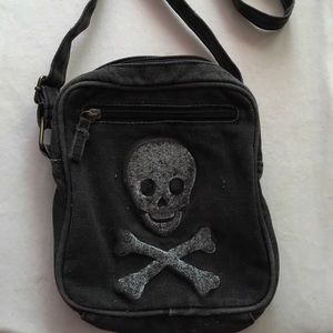 Skull and crossbones cross body purse