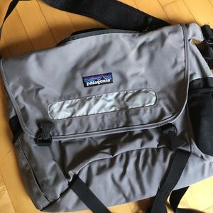 Patagonia laptop messenger bag