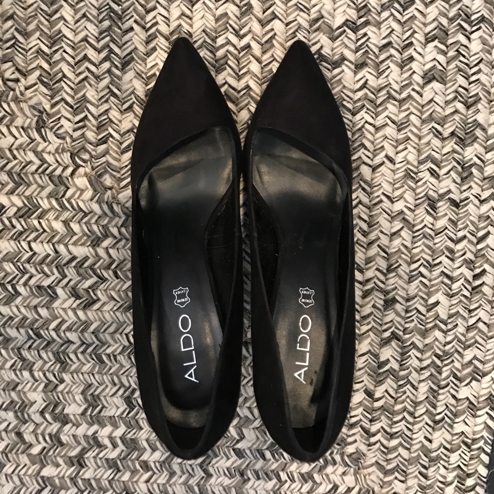 Aldo black suede pumps