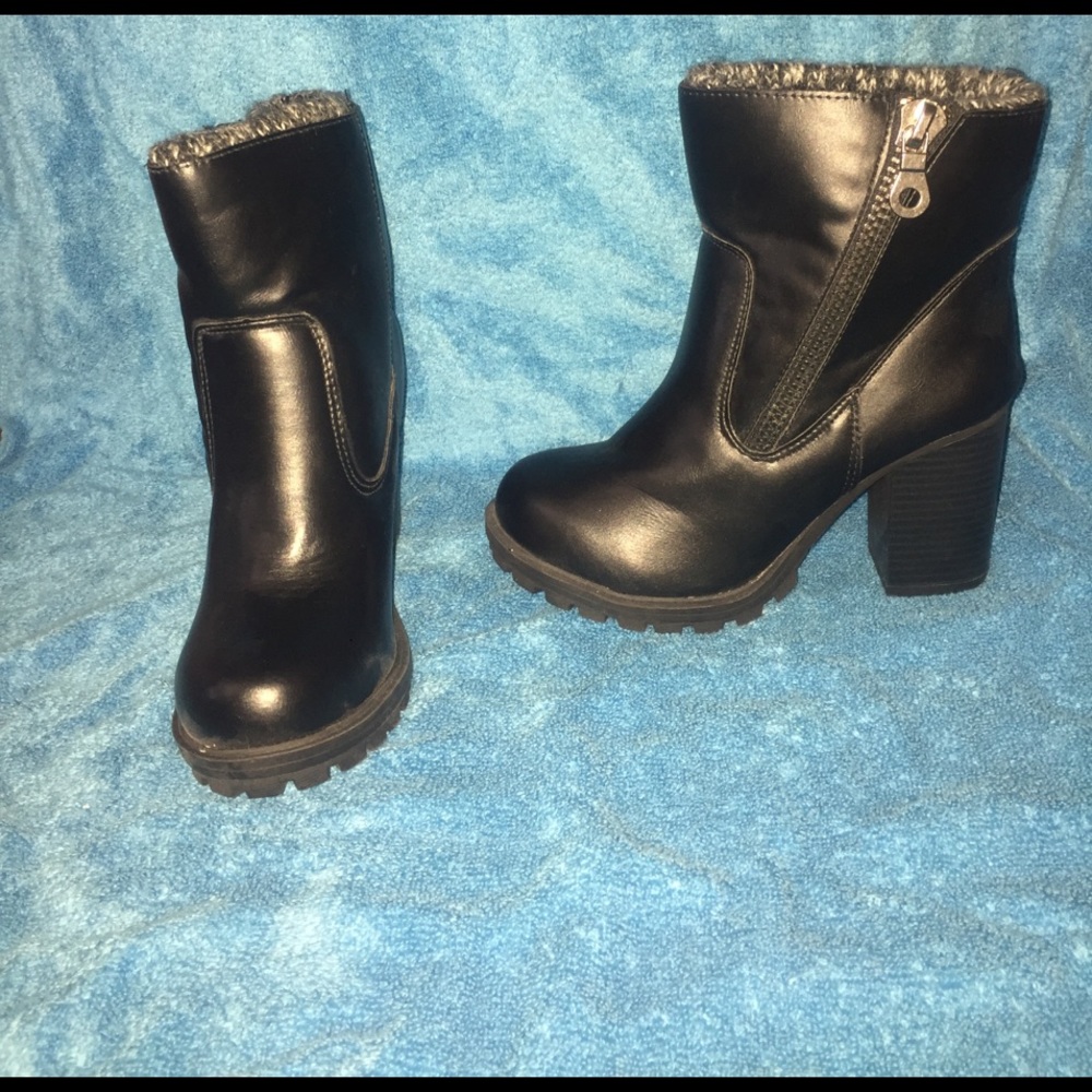Black heeled booties