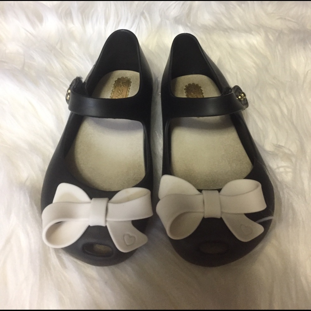 MINI MELISSA TODDLER SIZE 7
