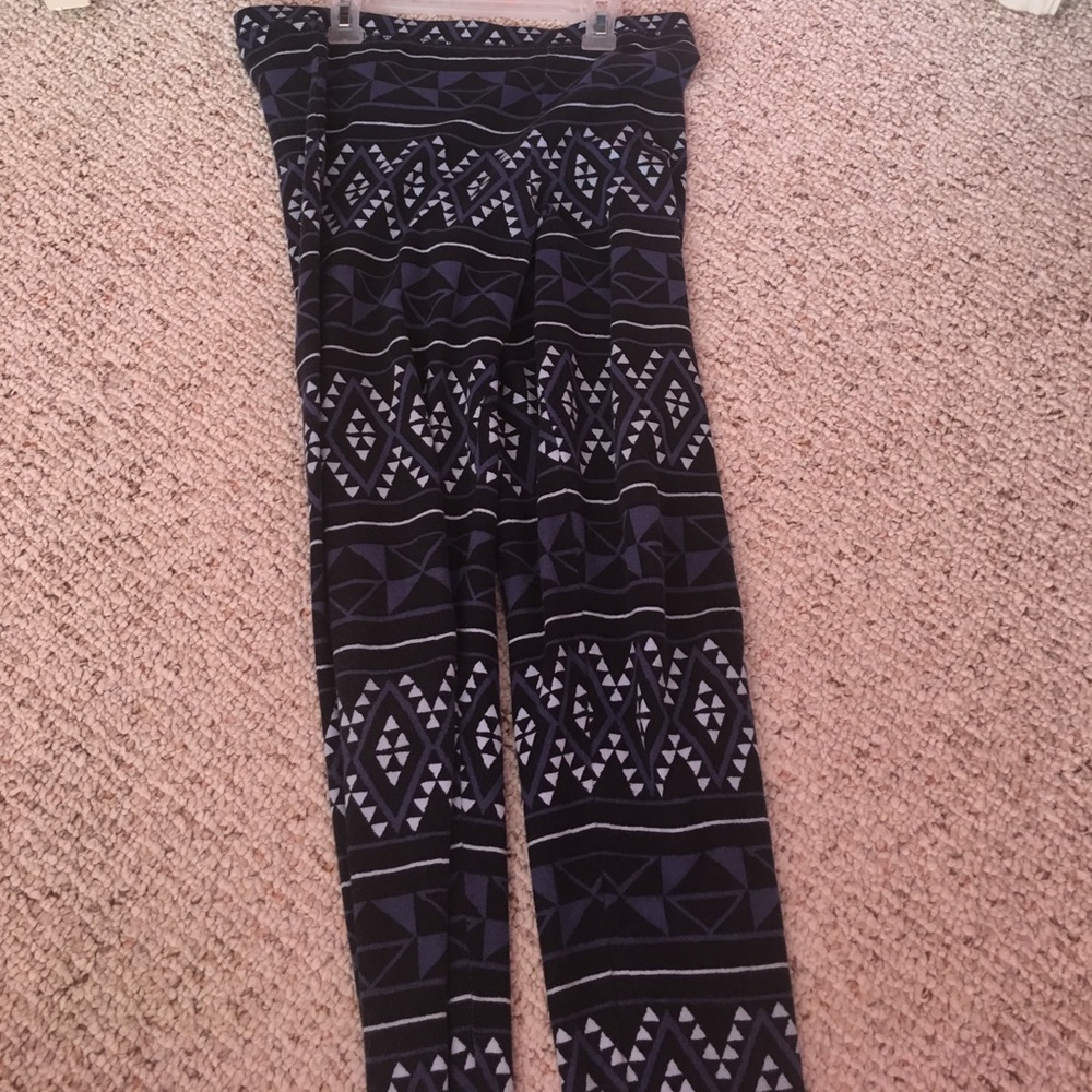 Tribal print leggings!