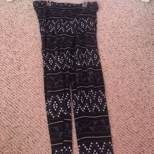 Tribal print leggings!