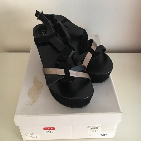 Barneys black wedge sandals. Size 39. NIB! - Picture 2 of 6