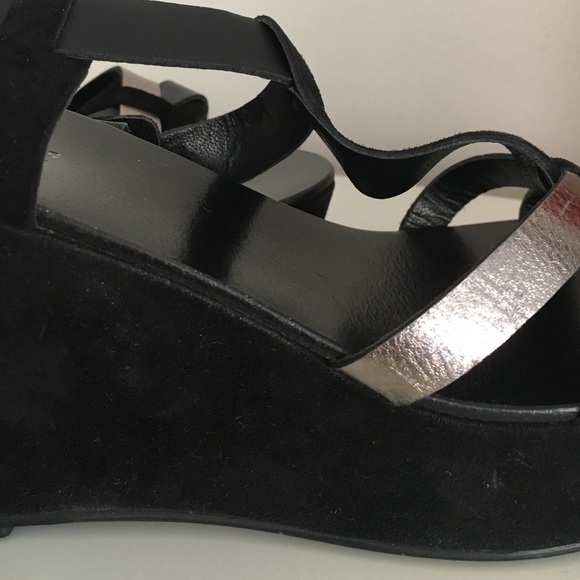Barneys black wedge sandals. Size 39. NIB! - Picture 6 of 6