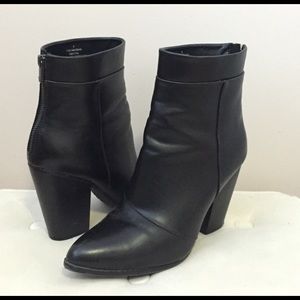 Structures Black Ankle Boots - Size 8