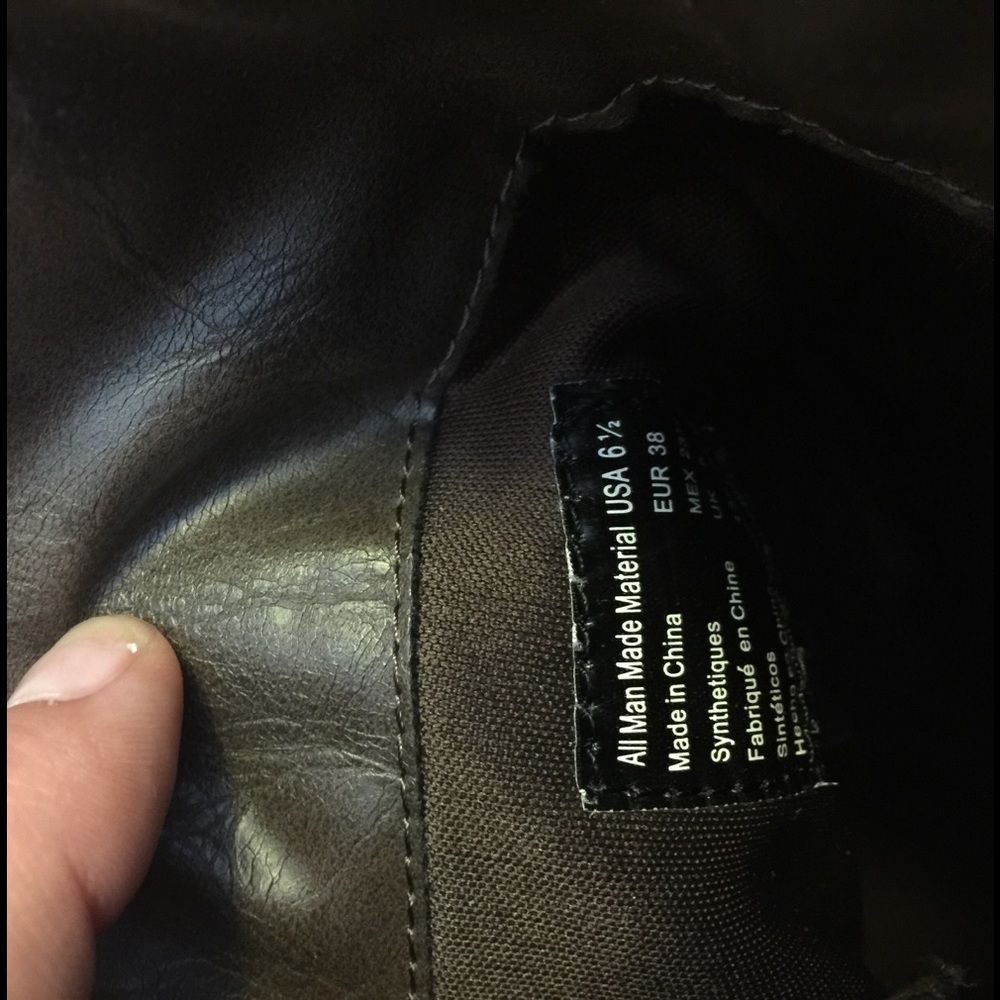 Boots - Picture 4 of 5