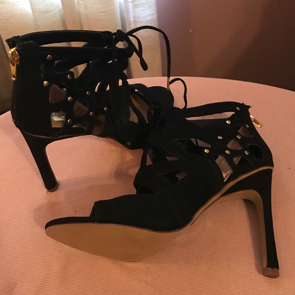 Designer Shoes - Picture 2 of 4