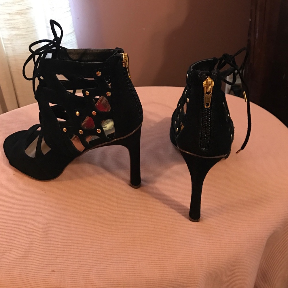 Designer Shoes - Picture 3 of 4