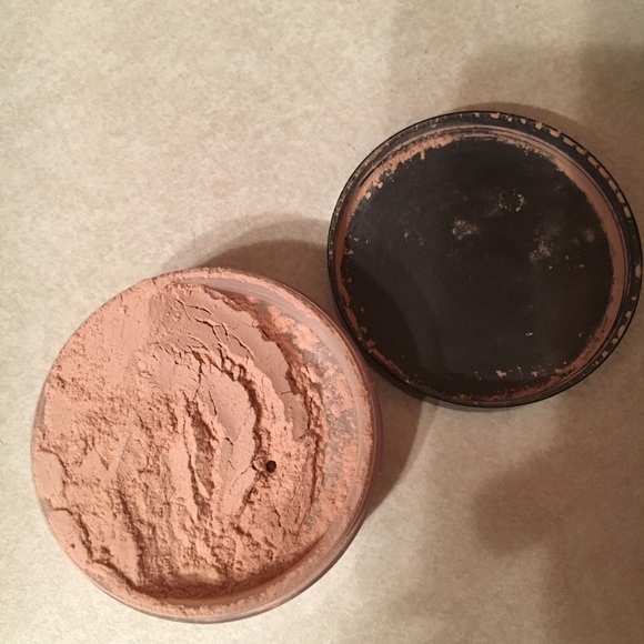 Kaylux Cosmetics Translucent Powder - Picture 3 of 3