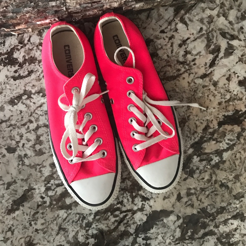neon pink converse💗