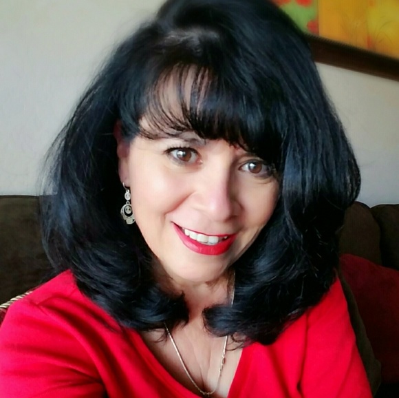 Meet your Posher, Cindy - Picture 2 of 2