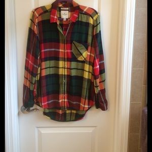 American Eagle plaid button down shirt