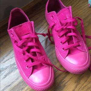 💥SALE ONLY FOR AN HOUR💥 PINK CONVERSE