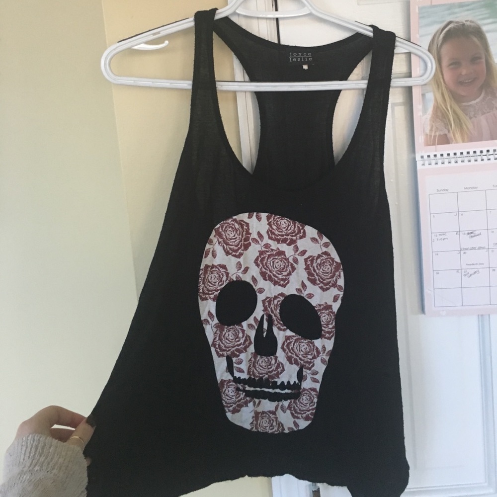 Black tank top with skull and rose design