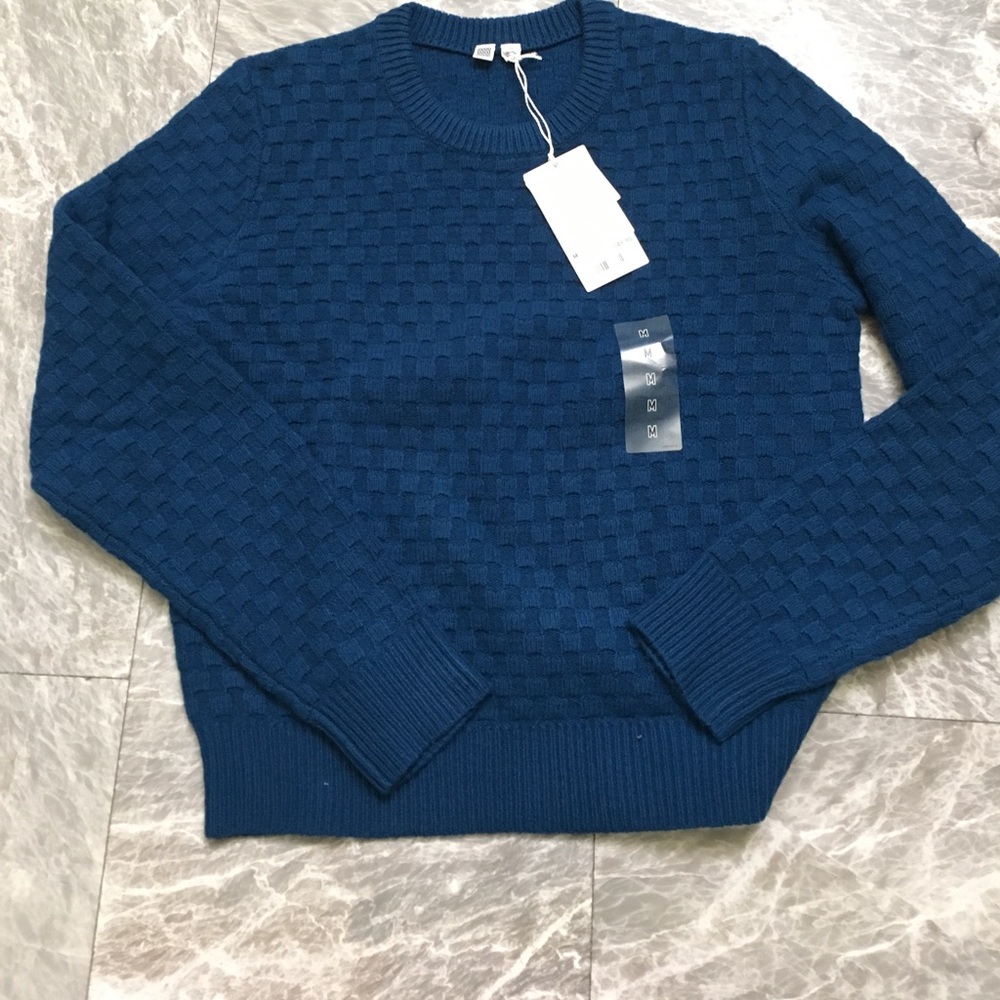 ⭐️NWT Uniqlo Sweater