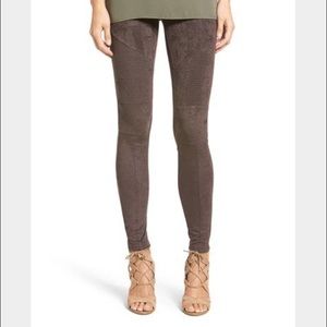 🆕 Taupe suede leggings/pants
