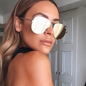 QUAY HIGH KEY GOLD SUNNIES