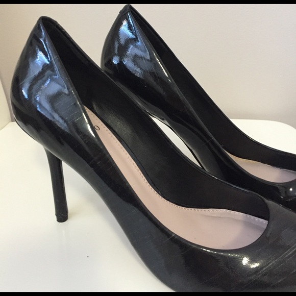 Gorgeous Black Vince Camuto Heels - Size 8.5 - Picture 4 of 4