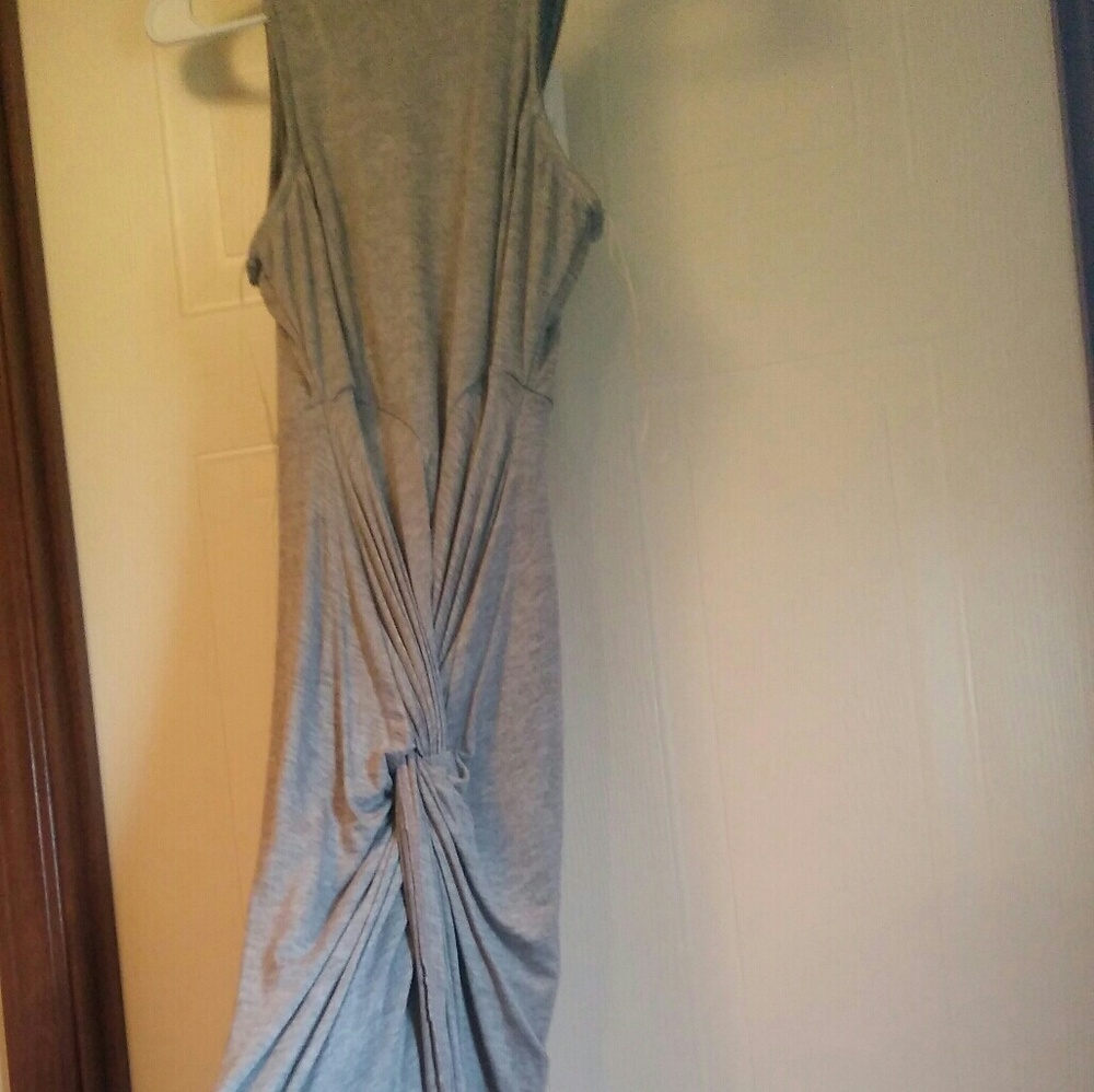 Sleeveless knot dress never wore