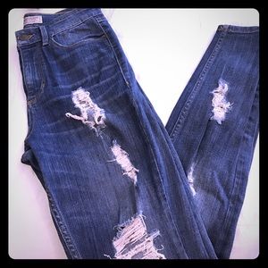 ⚠️⚠️GUESS HIGH WAISTED RIPPED JEANS LIKE NEW