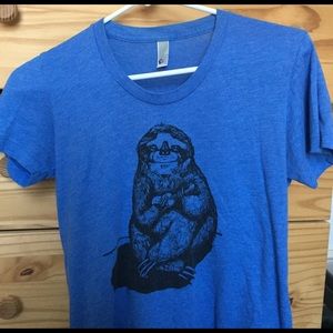 Sloth playing ukulele t-shirt