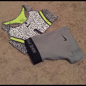 Bundle of Nike Spandex + Sportsbra Small