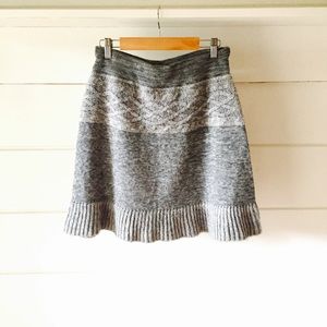 (Akini) Gray Knit Skirt