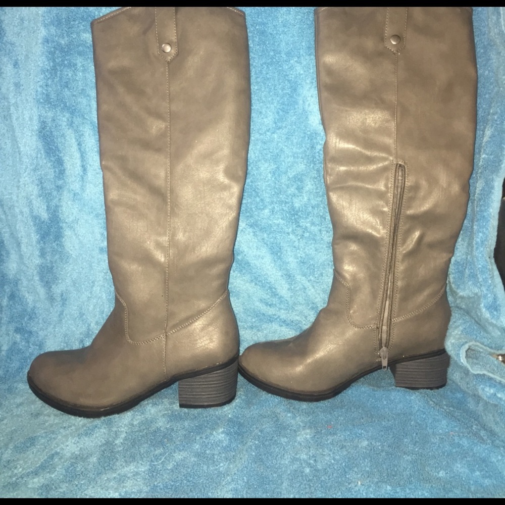 Grey riding boots!