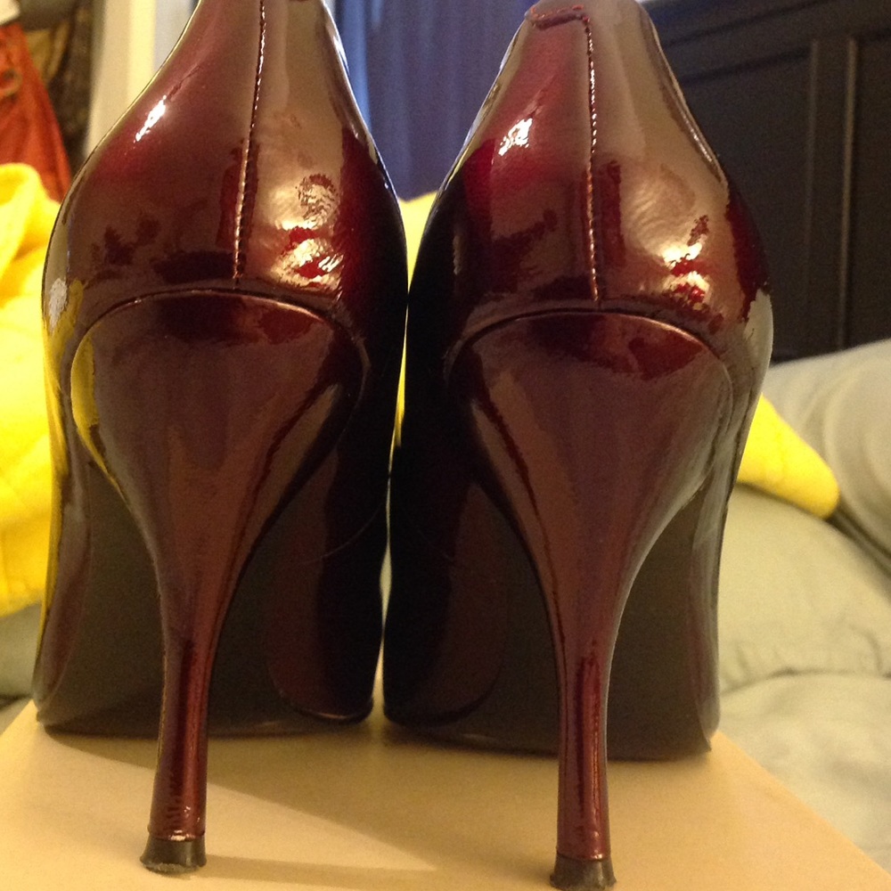 BCBG :: Dark Ruby Red Slippers - Picture 7 of 7